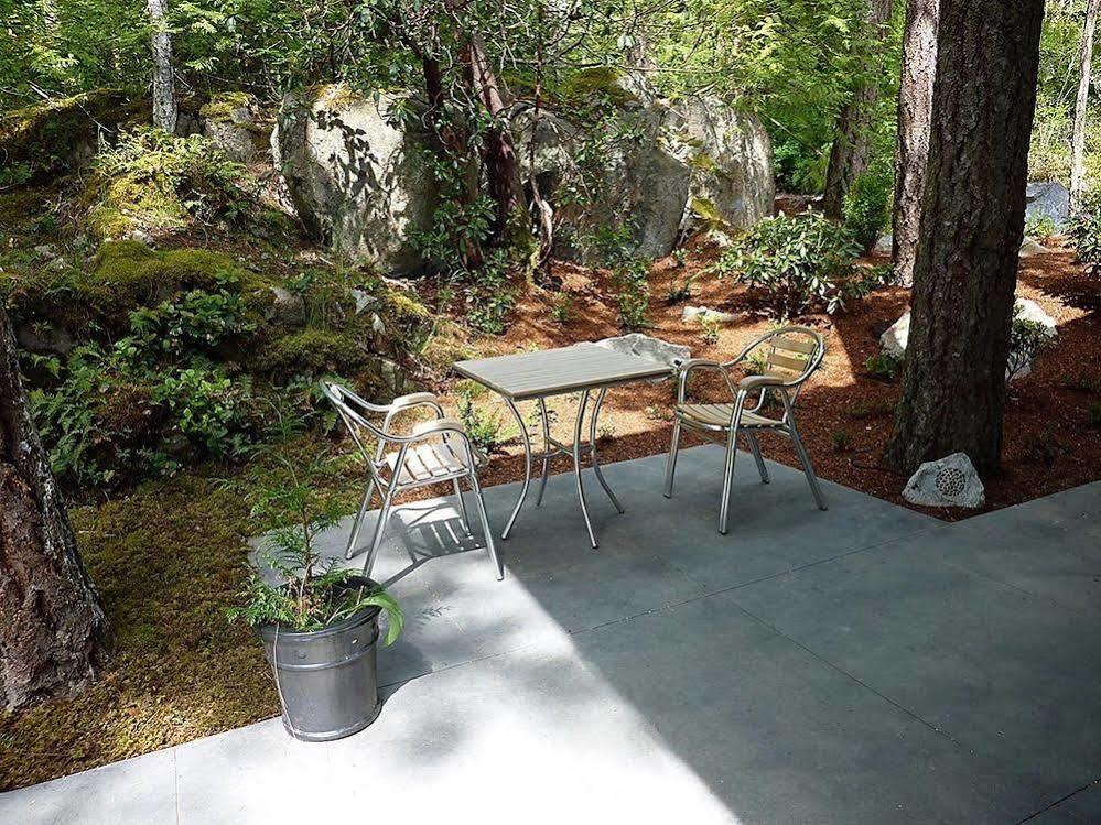 Pointhouse Suites On Sargeant Bay Halfmoon Bay Esterno foto